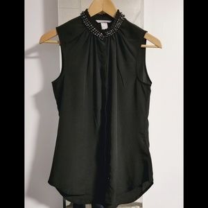 Beaded collar sleeveless blouse